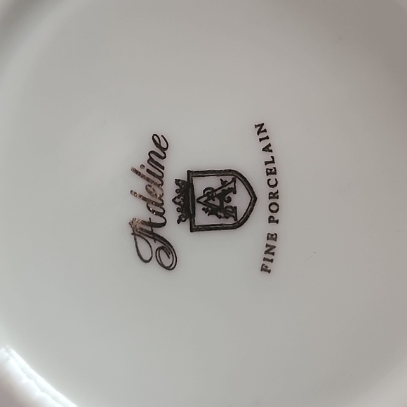 Vintage Adeline tea mug, fine porcelain Italian floral design - Picture 7 of 7